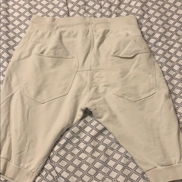 Shorts - Picture 3 of 3